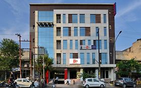 Hotel Noida International - Couple Friendly Hotel In Noida Sector 11